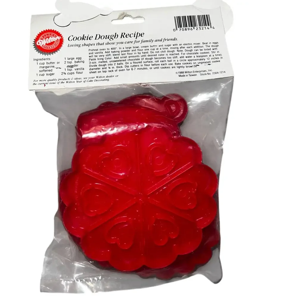 Wilton Cookie Cutters 4 heart shaped valentine day sweetheart cutters vintage